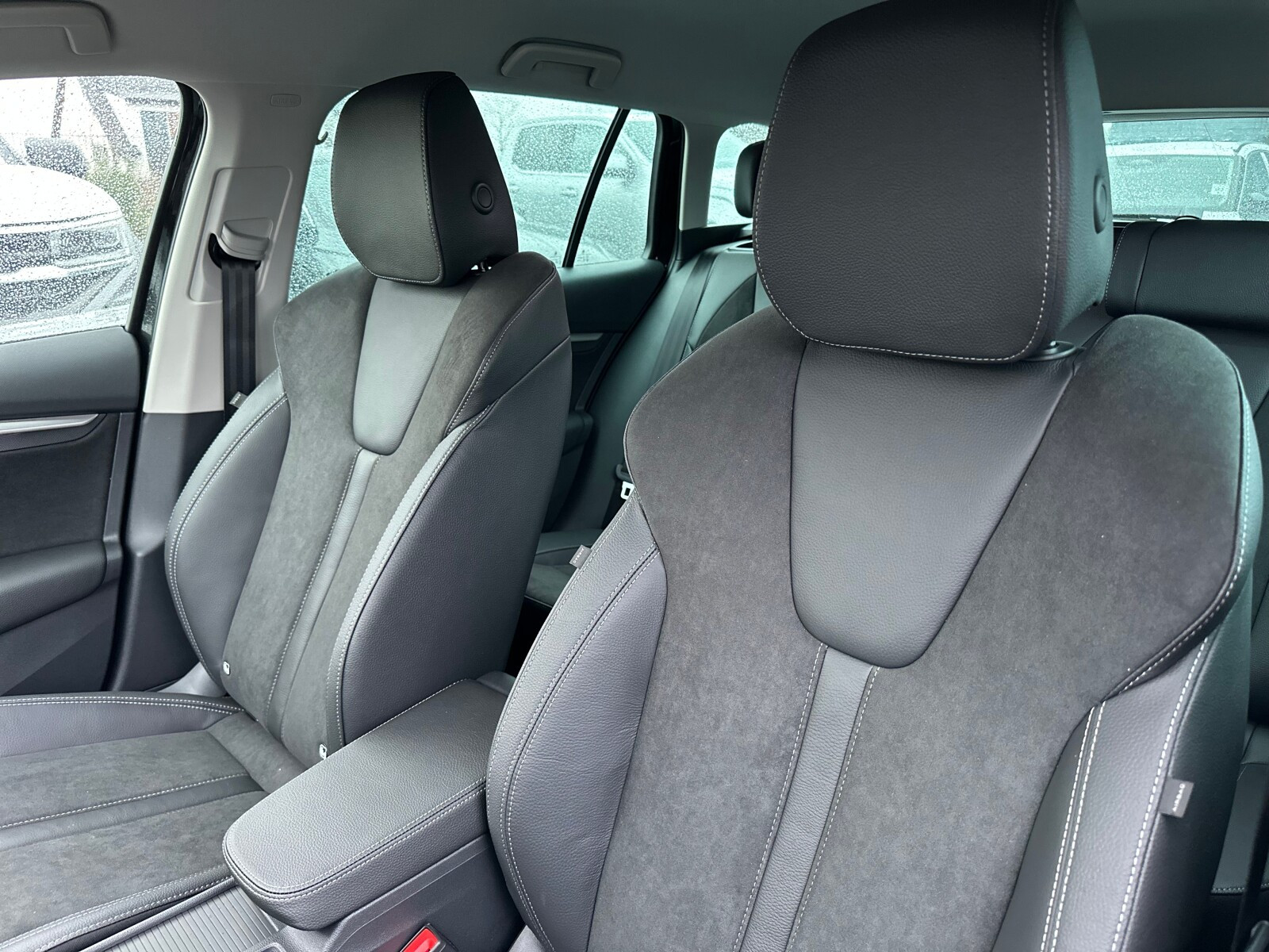 DRIVE Selection 2.0 TDI 150KM DSG Suedia Nawigacja Kamera 360 Matrix
