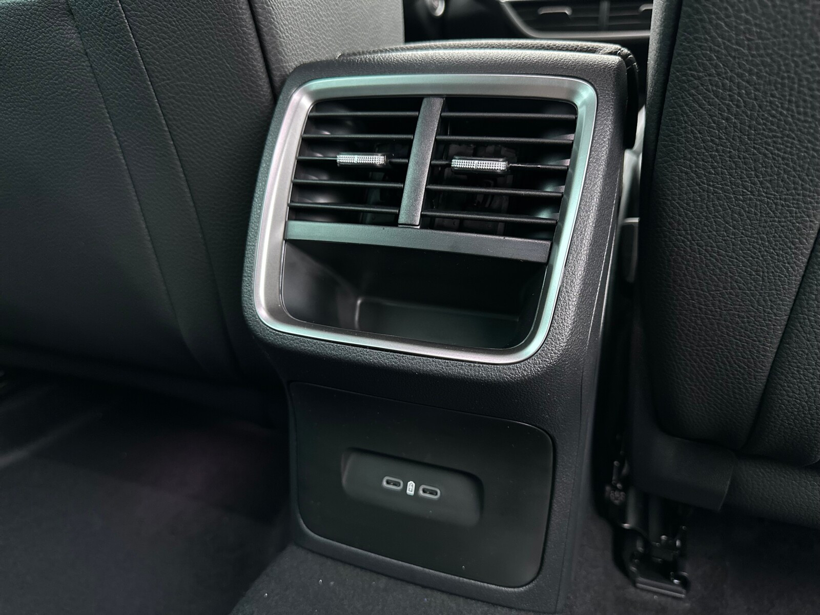 DRIVE Selection 2.0 TDI 150KM DSG Suedia Nawigacja Kamera 360 Matrix