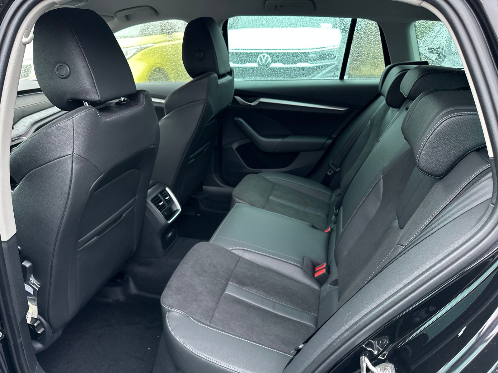 DRIVE Selection 2.0 TDI 150KM DSG Suedia Nawigacja Kamera 360 Matrix