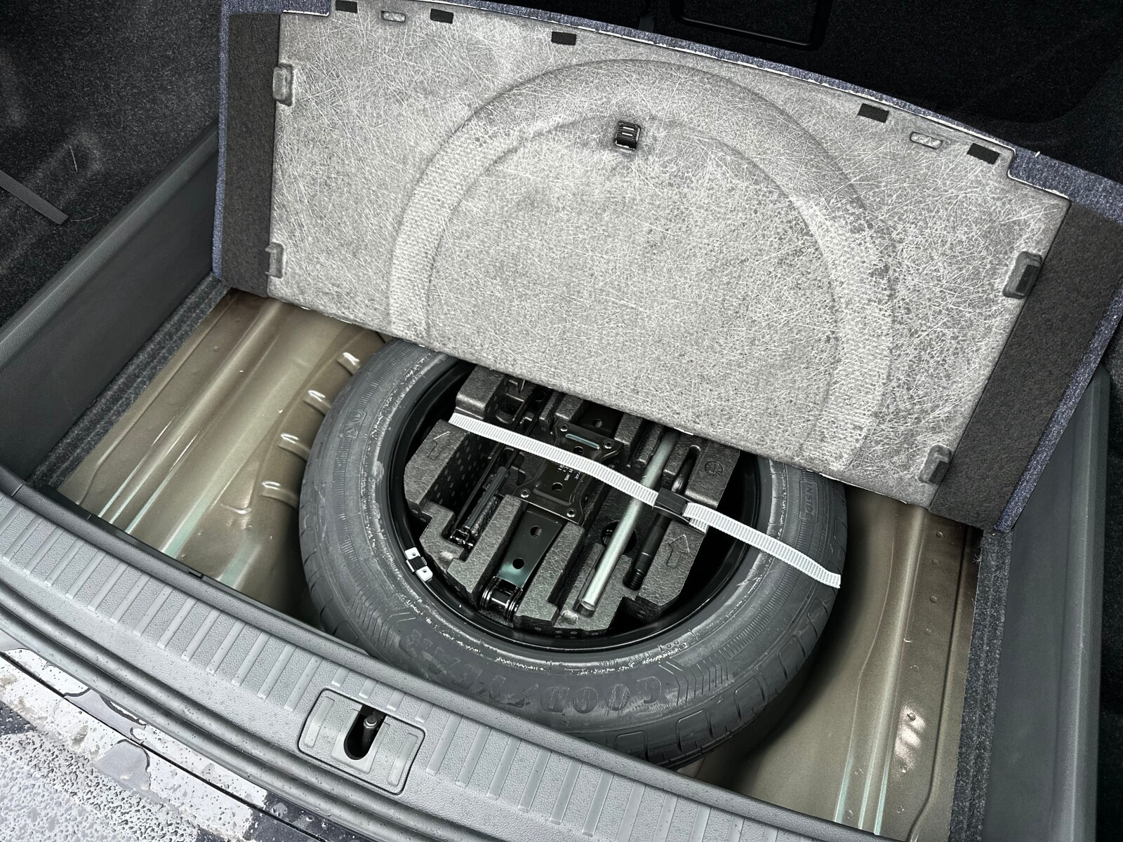 DRIVE Selection 2.0 TDI 150KM DSG Suedia Nawigacja Kamera 360 Matrix