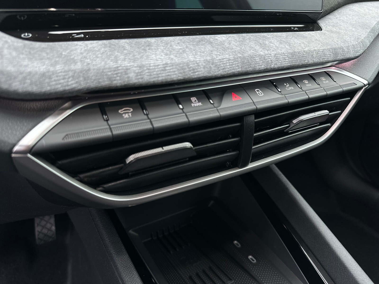 DRIVE Selection 2.0 TDI 150KM DSG Suedia Nawigacja Kamera 360 Matrix