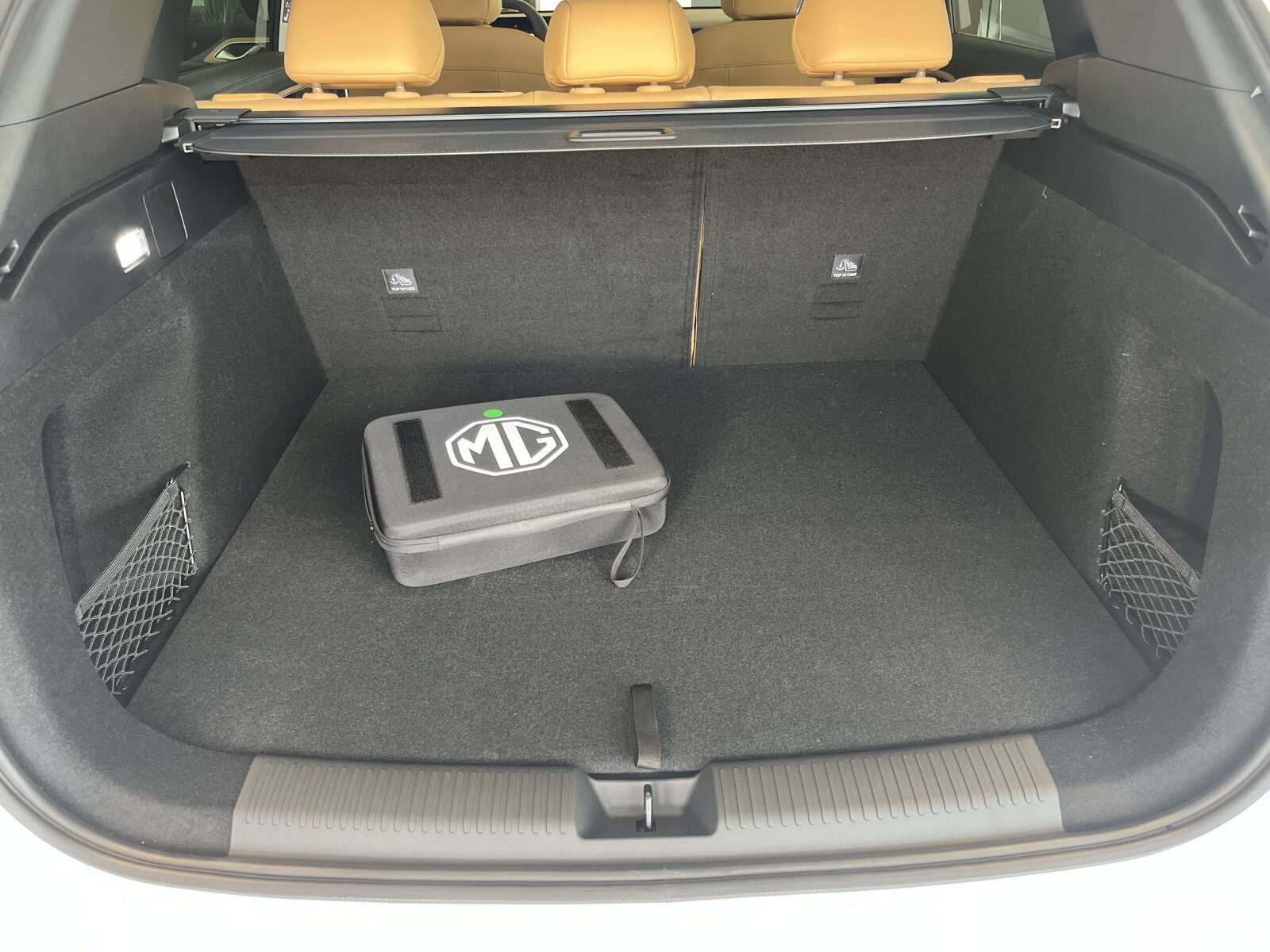 HEV+ Exclusive AT 224 KM Heat Pack DEMO