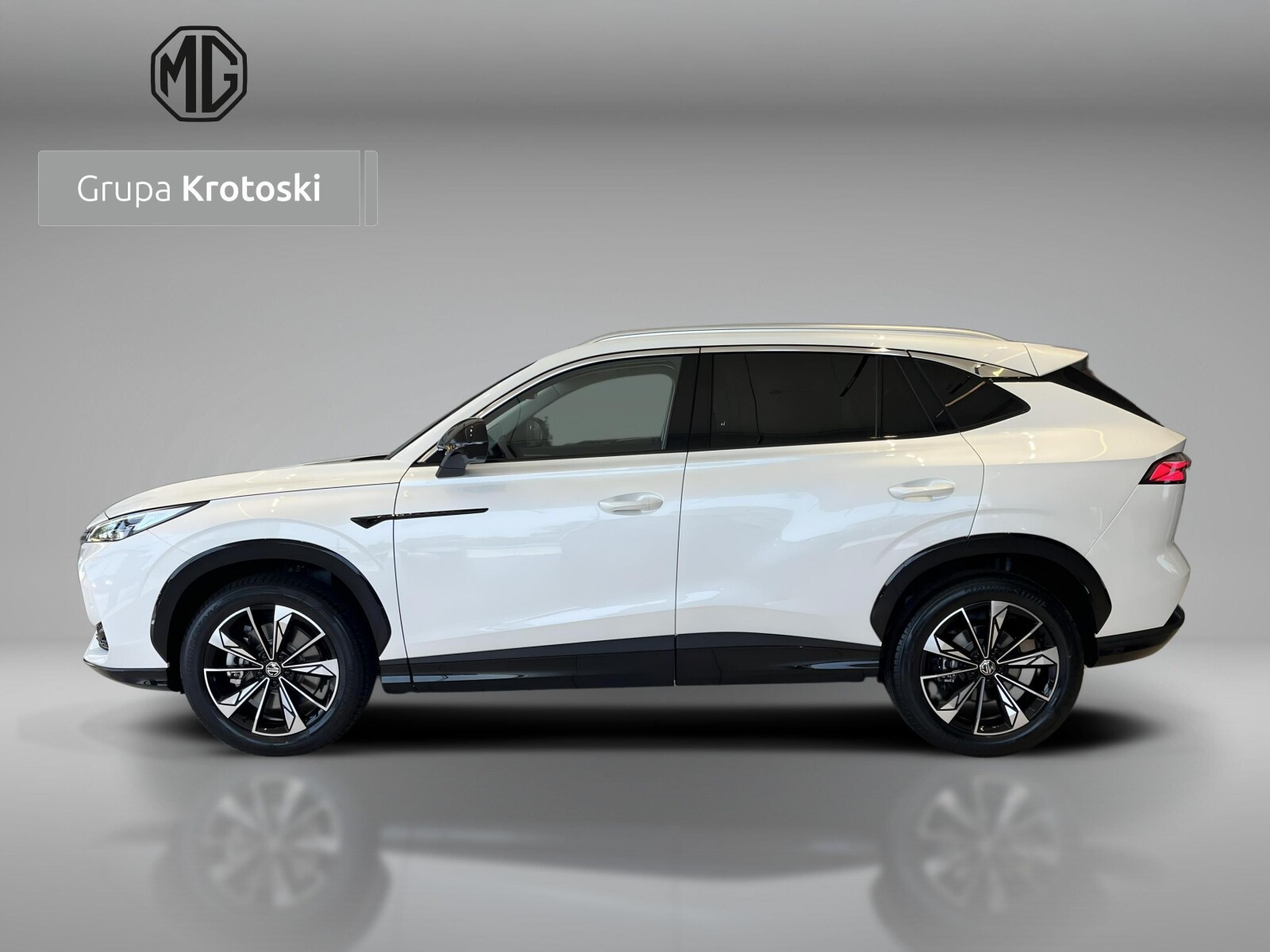 HEV+ Exclusive AT 224 KM Heat Pack DEMO