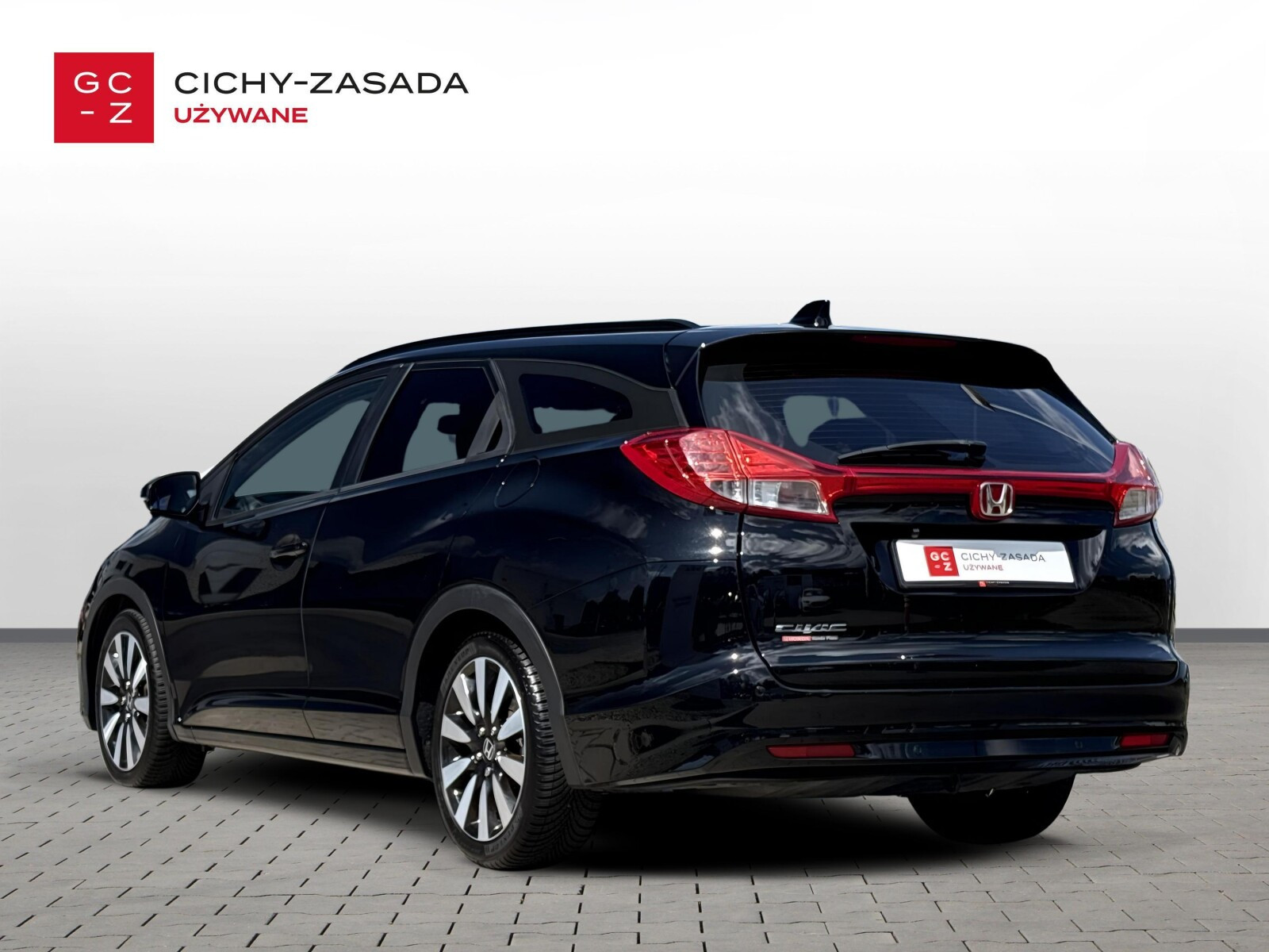 i-VTEC 142KM Tourer Sport | Climatronic | Kamera cofania | Bluetooth