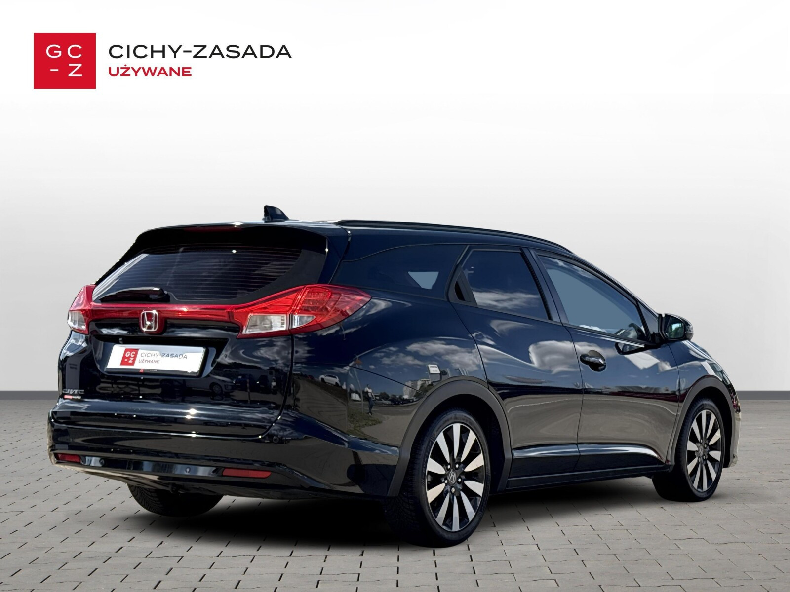 i-VTEC 142KM Tourer Sport | Climatronic | Kamera cofania | Bluetooth
