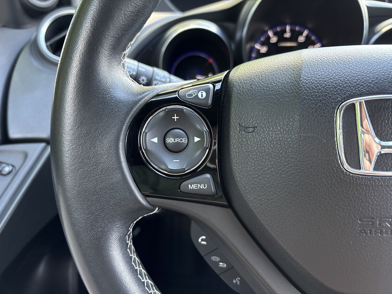 i-VTEC 142KM Tourer Sport | Climatronic | Kamera cofania | Bluetooth