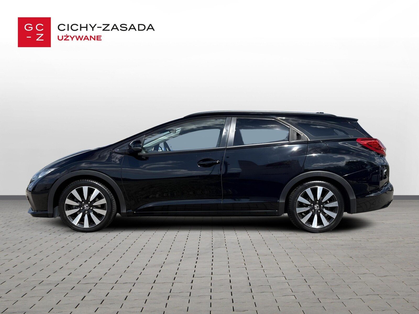 i-VTEC 142KM Tourer Sport | Climatronic | Kamera cofania | Bluetooth