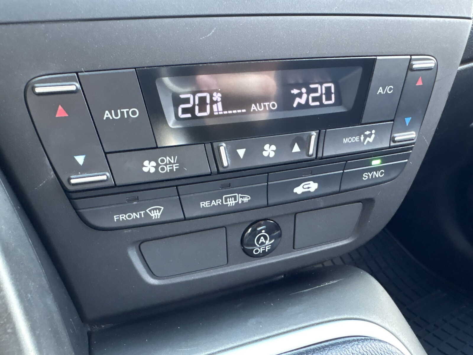 i-VTEC 142KM Tourer Sport | Climatronic | Kamera cofania | Bluetooth