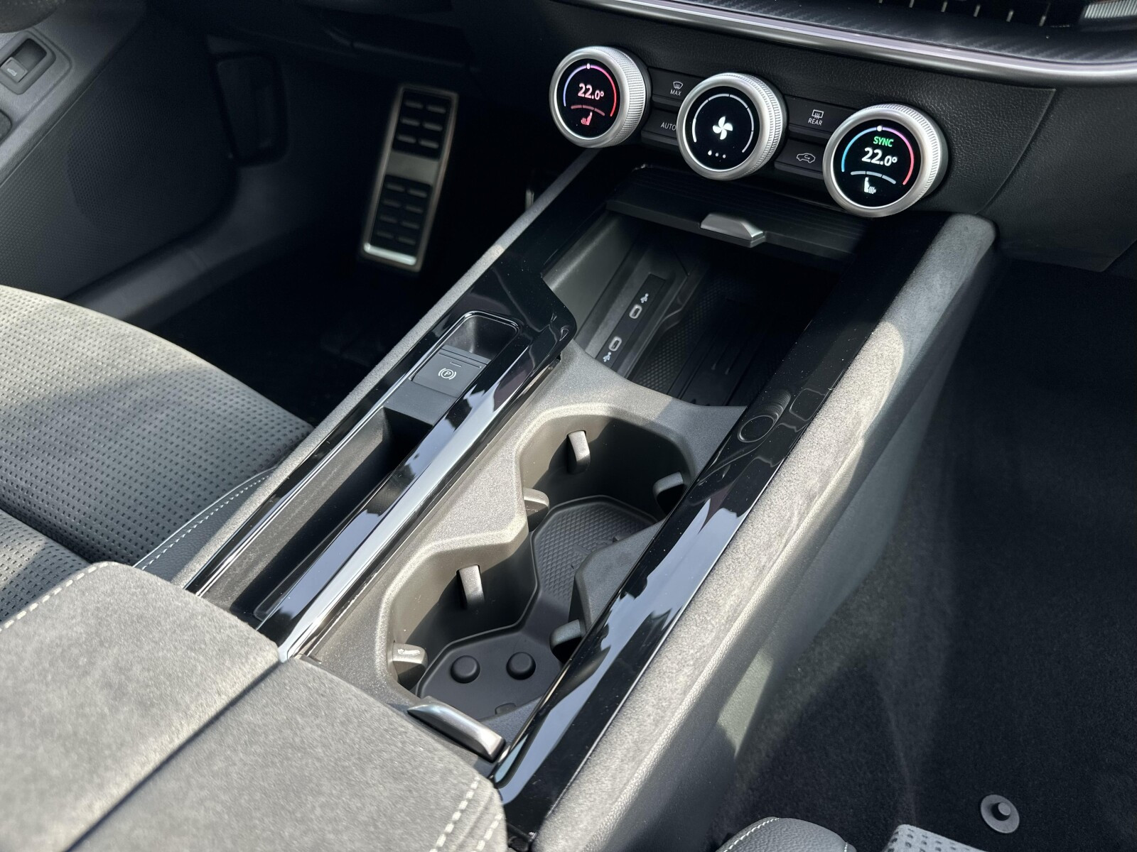 SPORTLINE 2.0 TDI 193KM 4x4 DCC Canton Hak ACC Head-Up