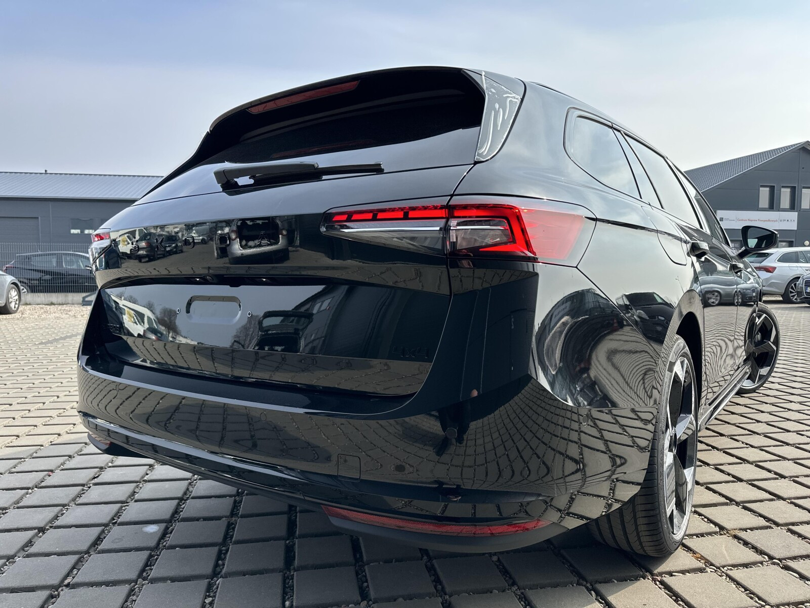 SPORTLINE 2.0 TDI 193KM 4x4 DCC Canton Hak ACC Head-Up
