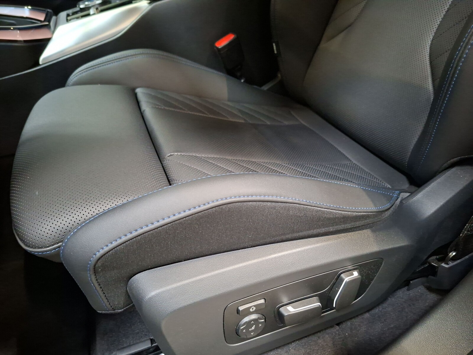 20d xdrive Pakiet M&nbsp;l Hak l Harman/Kardon l Kamera l Adaptacyjny LED
