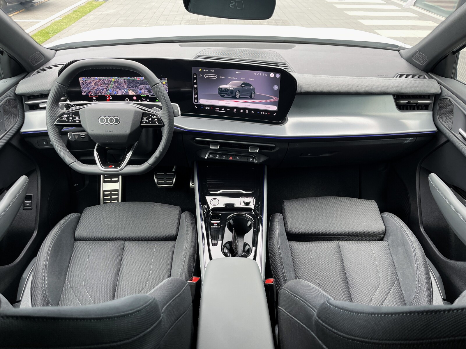 Cena katalogowa: 258 390,00 zł