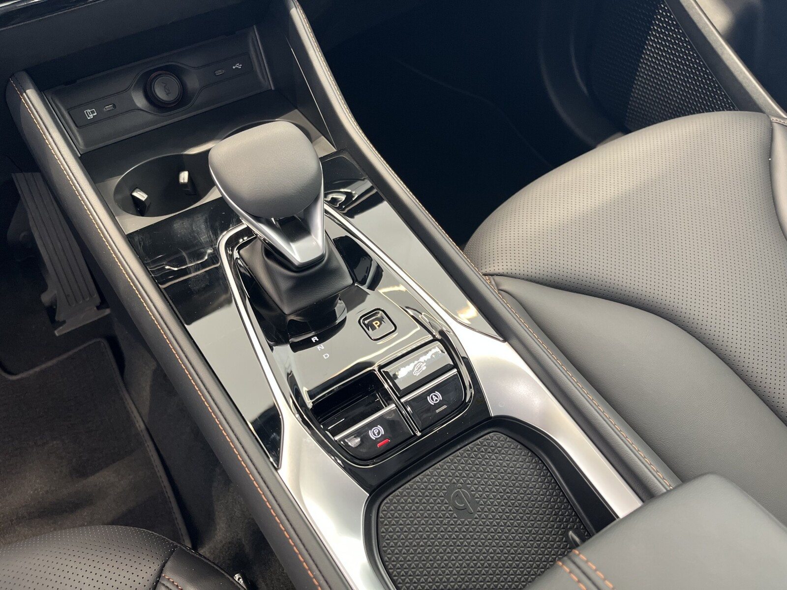 HEV+ Exclusive AT 224 KM Heat Pack