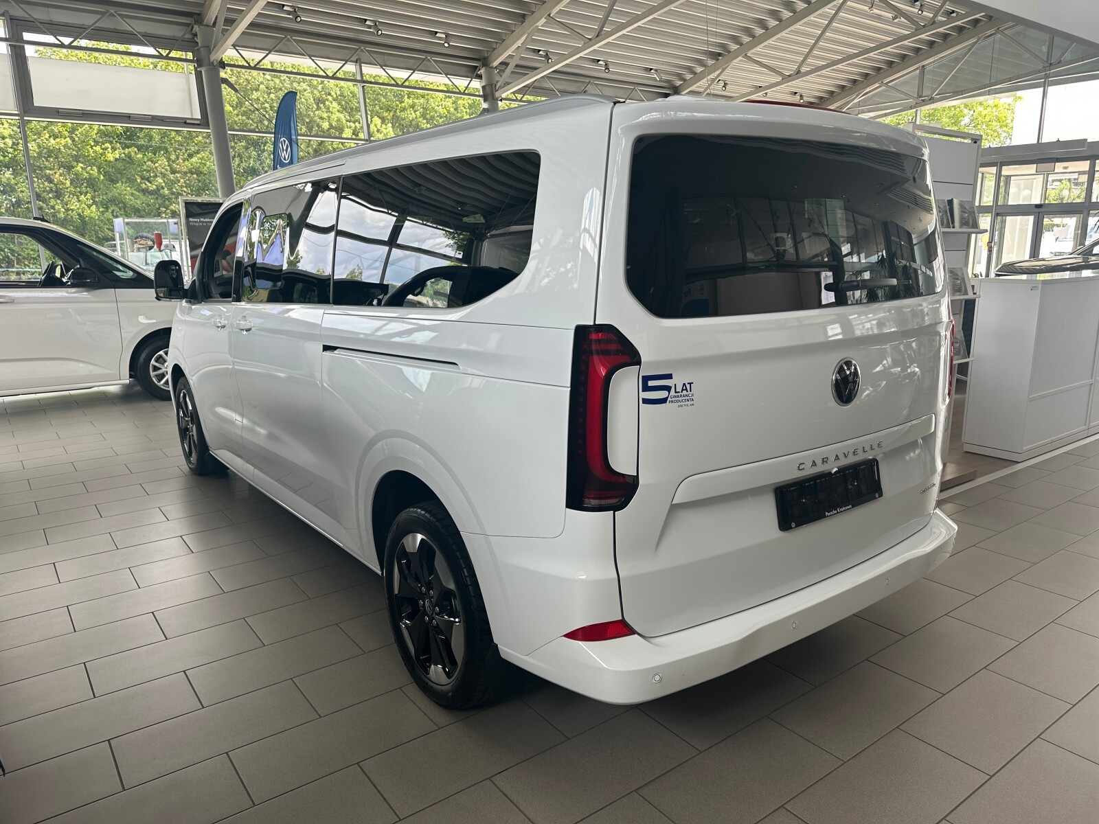 Style silnik: 2,5 l eHybrid 232 KM