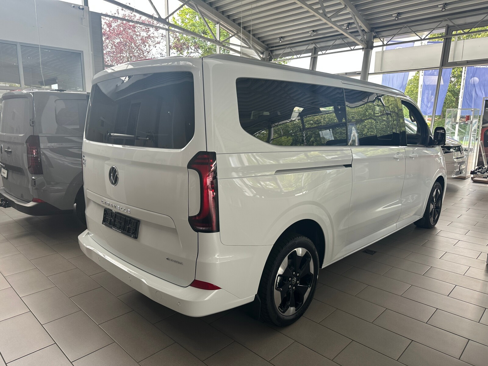 Style silnik: 2,5 l eHybrid 232 KM