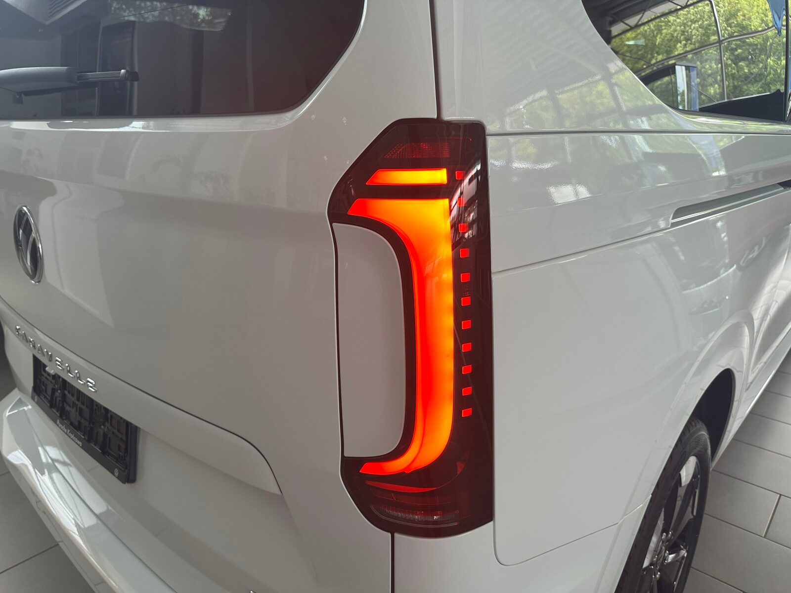 Style silnik: 2,5 l eHybrid 232 KM
