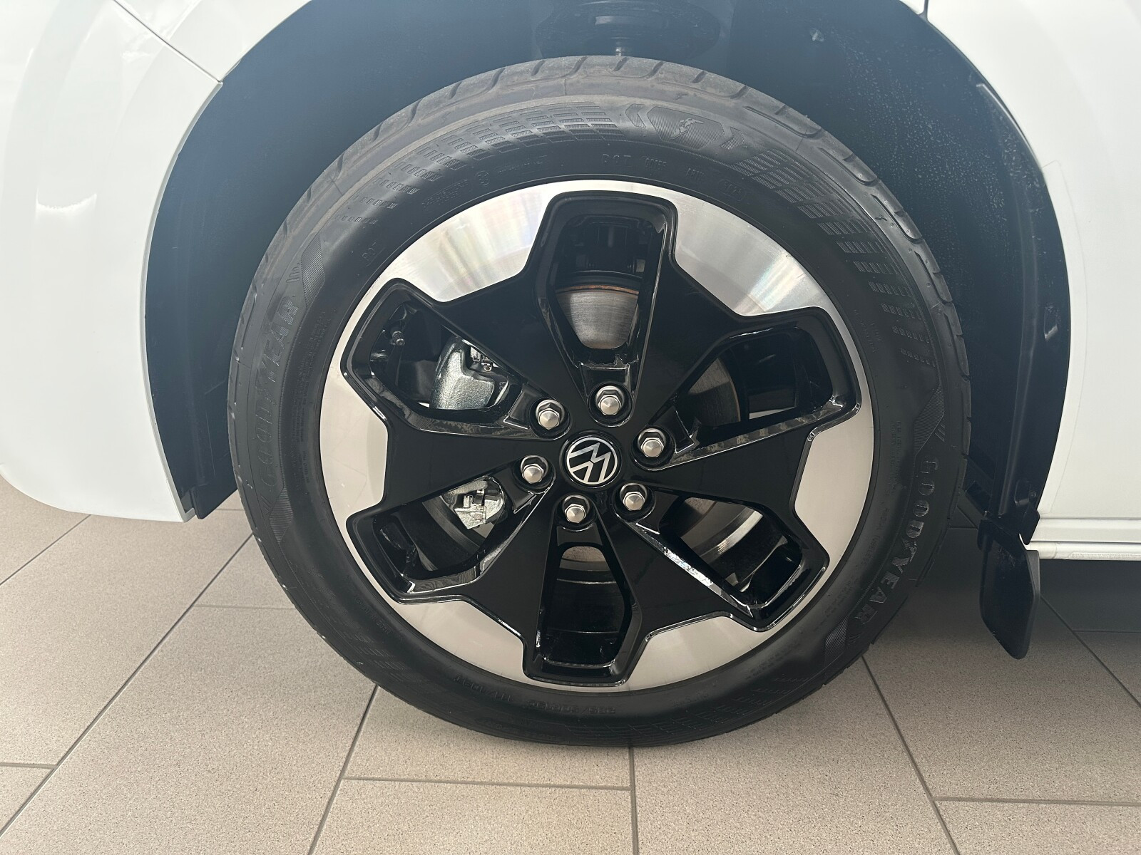 Style silnik: 2,5 l eHybrid 232 KM