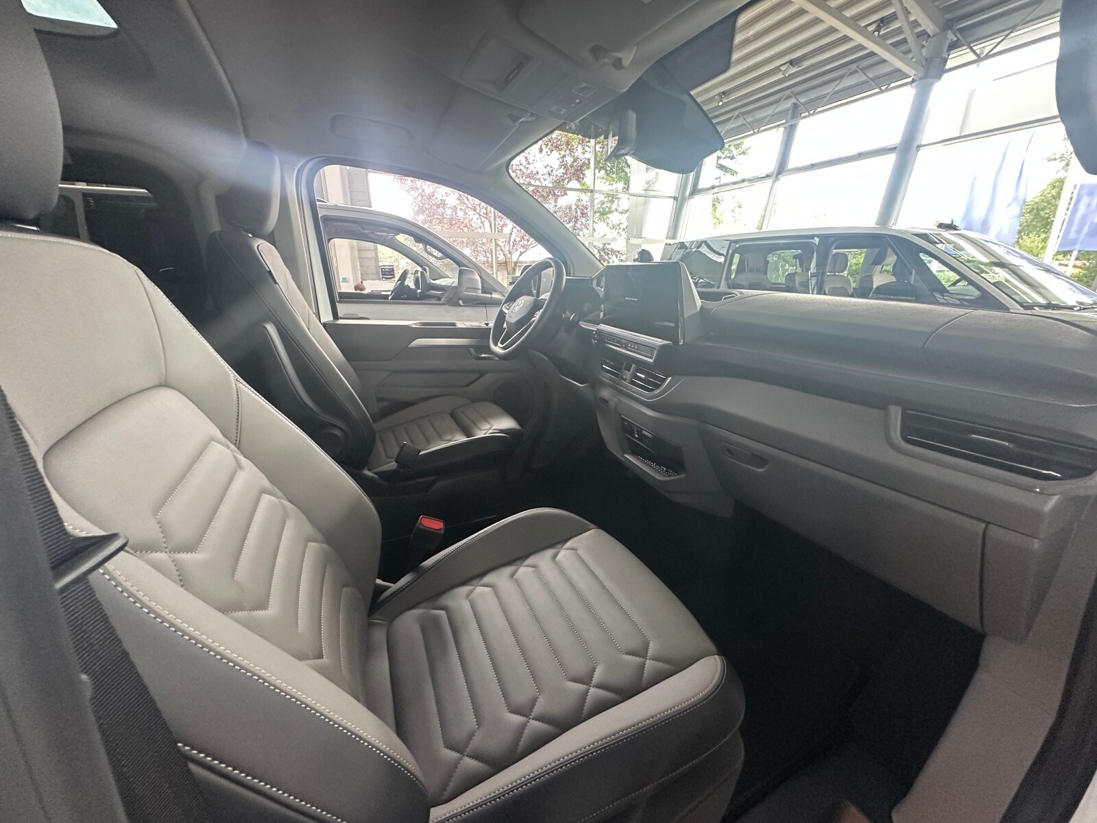 Style silnik: 2,5 l eHybrid 232 KM