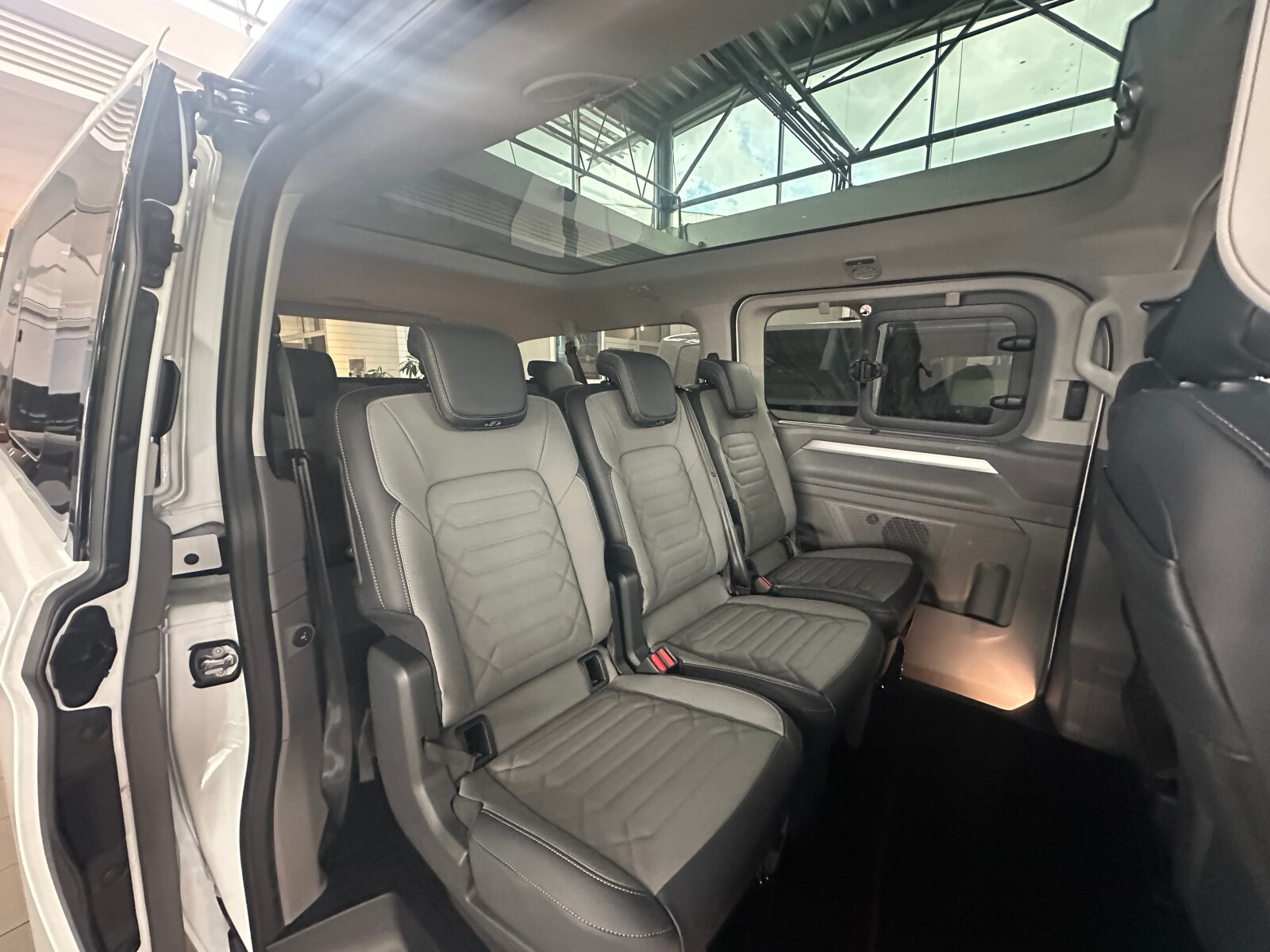 Style silnik: 2,5 l eHybrid 232 KM