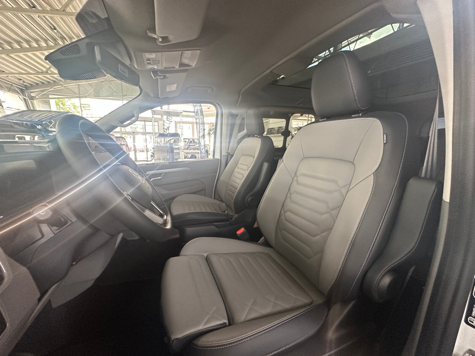 Style silnik: 2,5 l eHybrid 232 KM