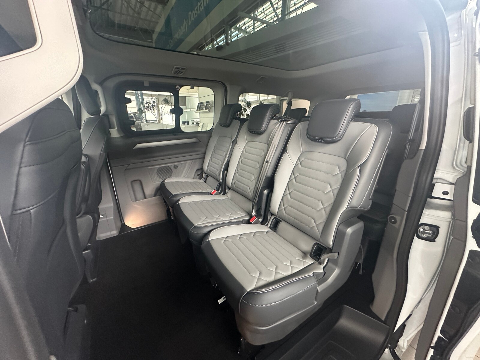 Style silnik: 2,5 l eHybrid 232 KM