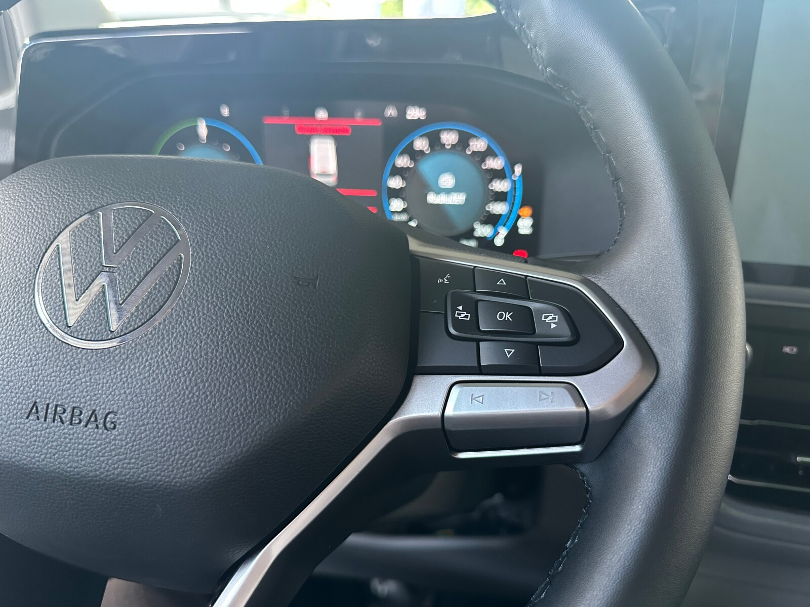 Style silnik: 2,5 l eHybrid 232 KM