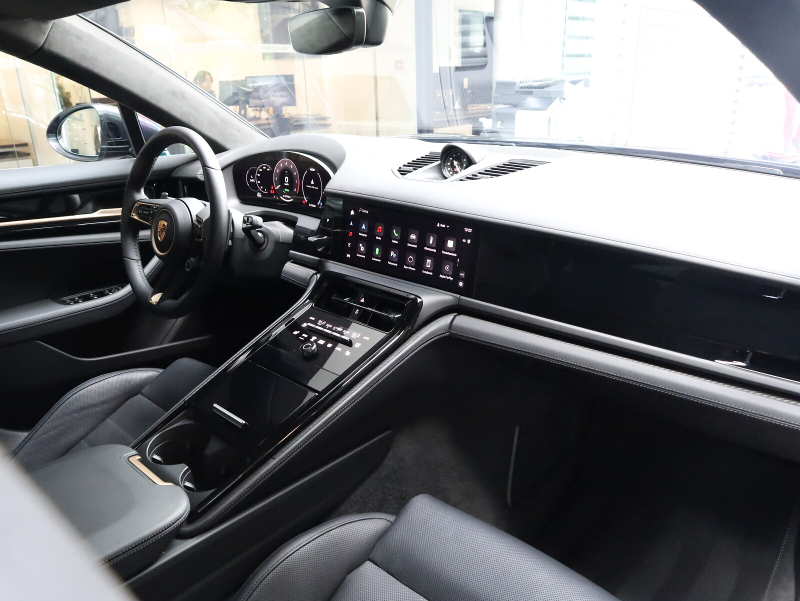 Executive 470KM ActiveRide/Skretna oś/SportDesign  WYNAJEM