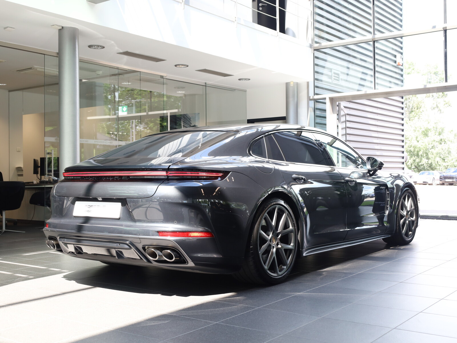 Executive 470KM ActiveRide/Skretna oś/SportDesign  WYNAJEM