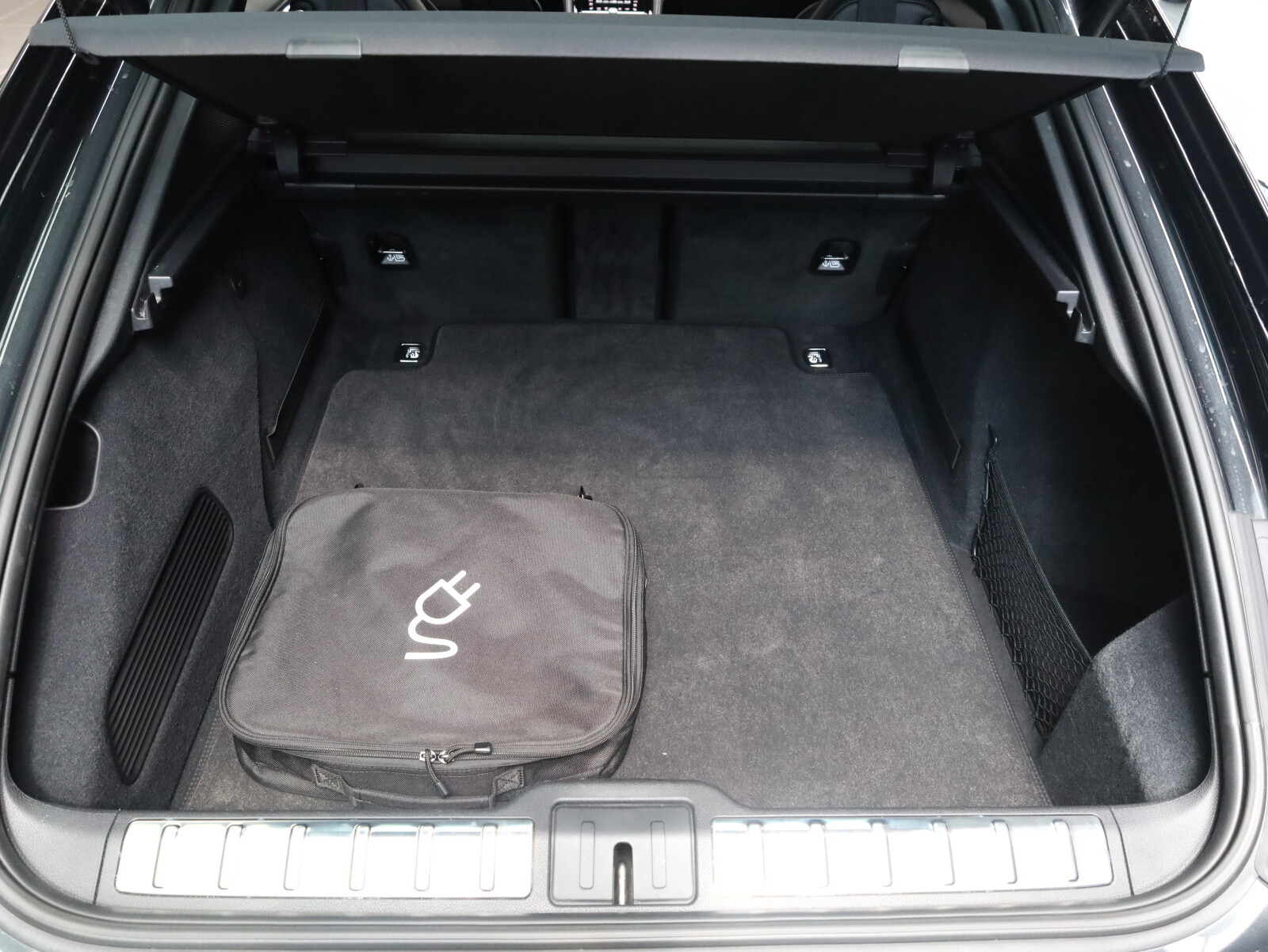 Executive 470KM ActiveRide/Skretna oś/SportDesign  WYNAJEM