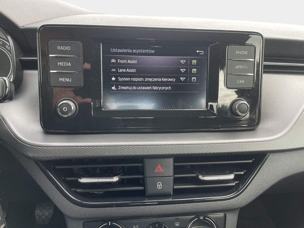 1.0 TSI Ambition 1,0 TSI 110KM podgrzewane siedzenia kamera cofania