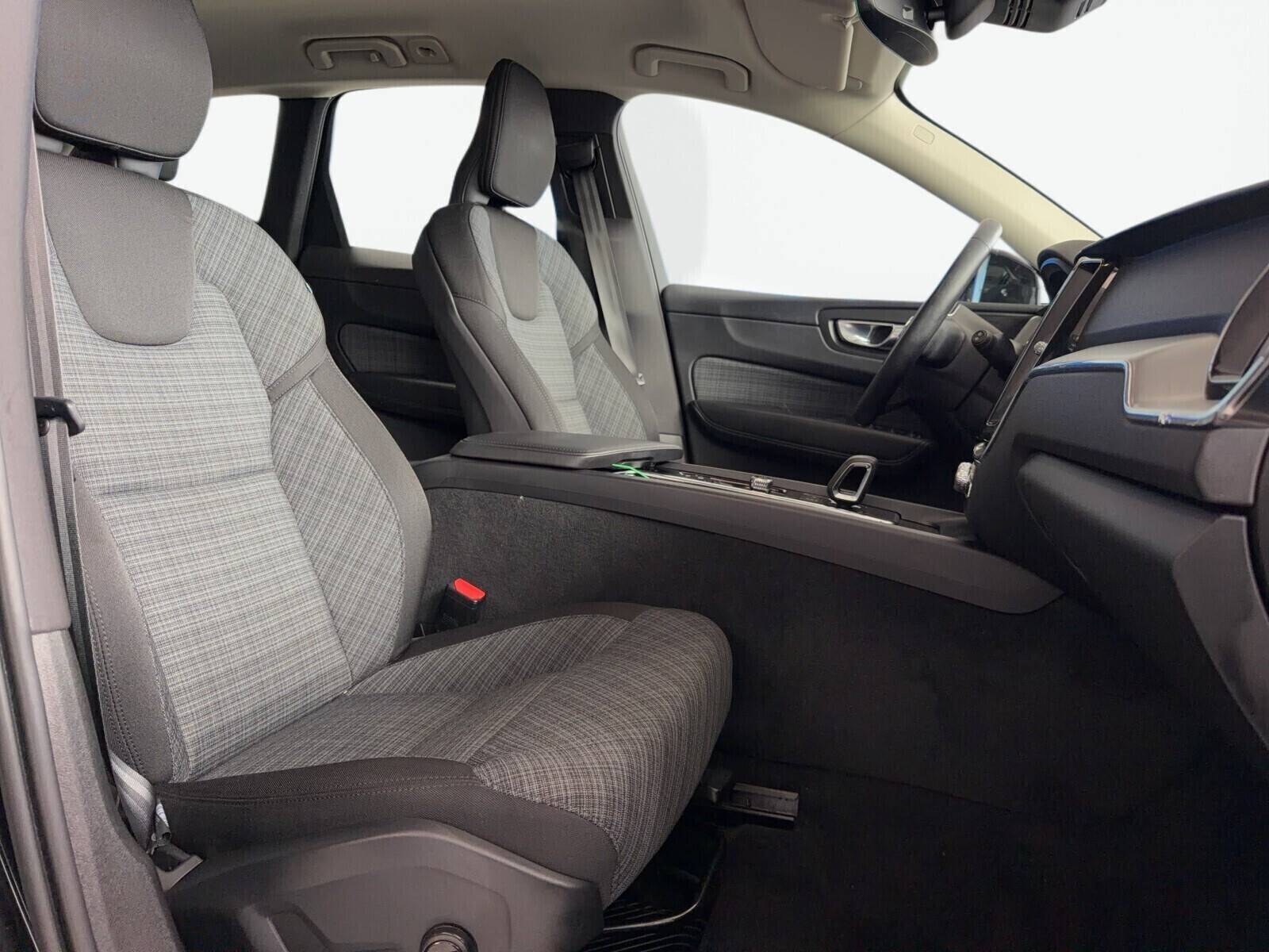 2.0 B4 D Momentum Pro AWD mhev 197 KM Automat FV Vat 23%