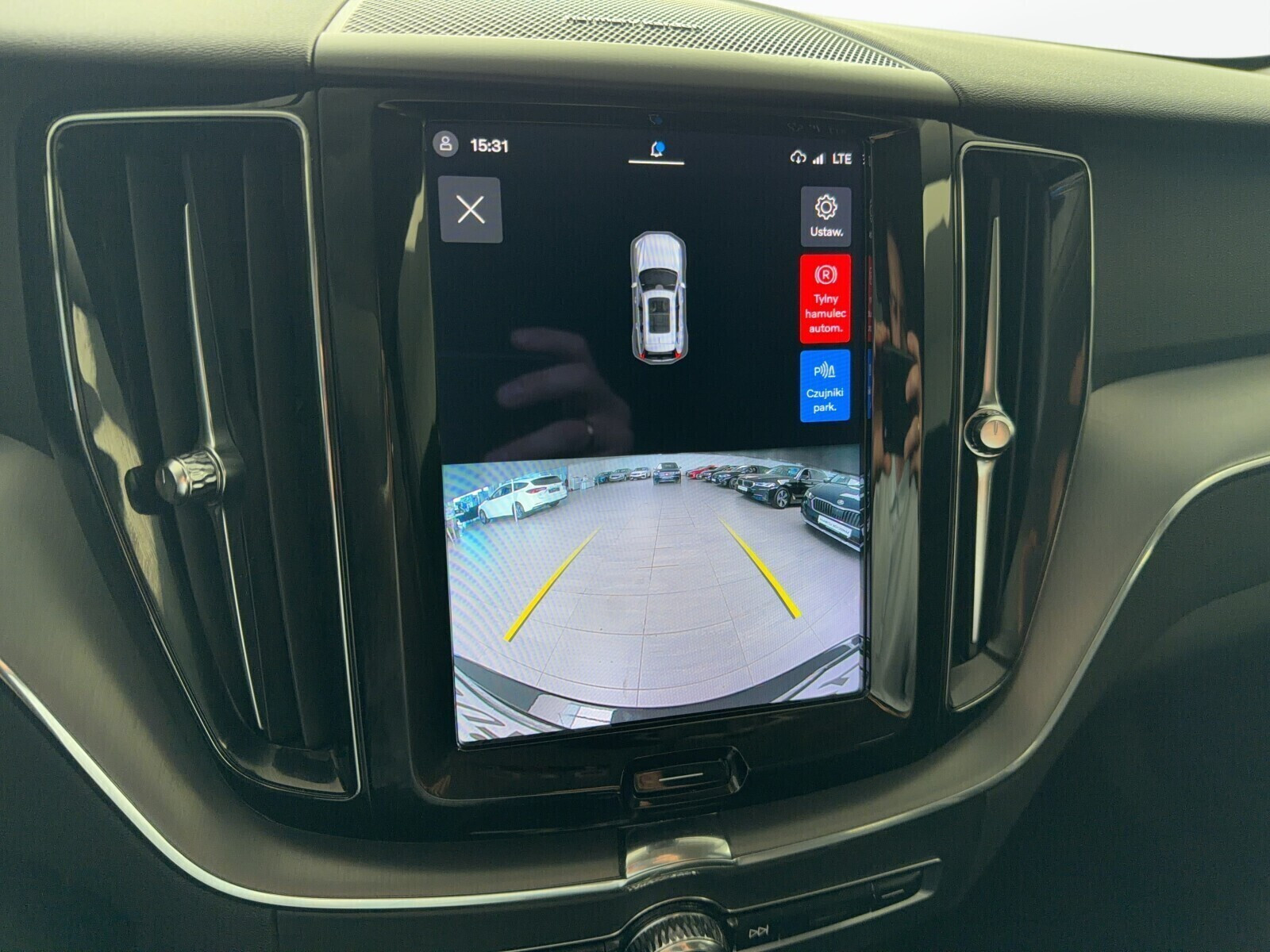 2.0 B4 D Momentum Pro AWD mhev 197 KM Automat FV Vat 23%