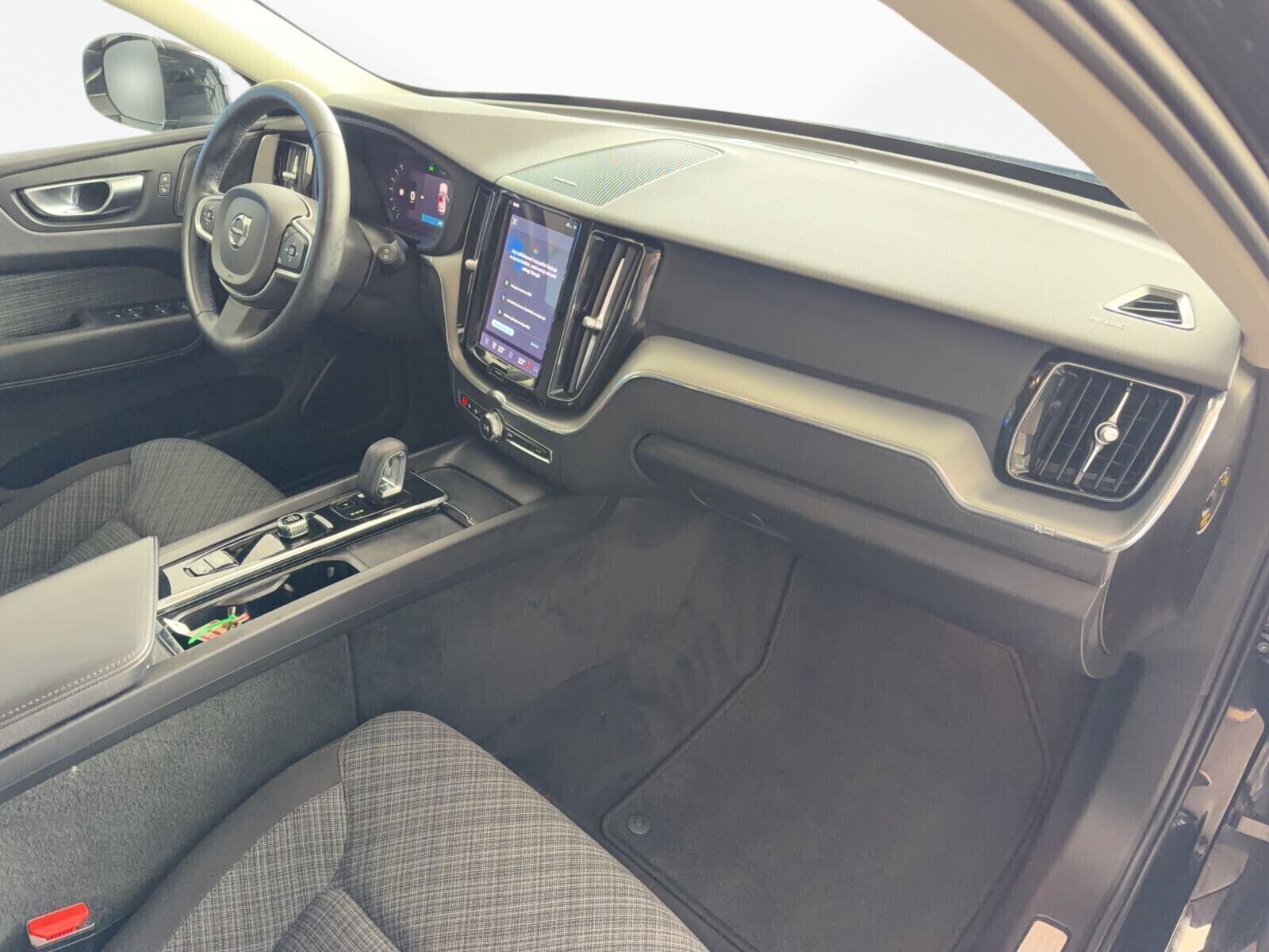 2.0 B4 D Momentum Pro AWD mhev 197 KM Automat FV Vat 23%