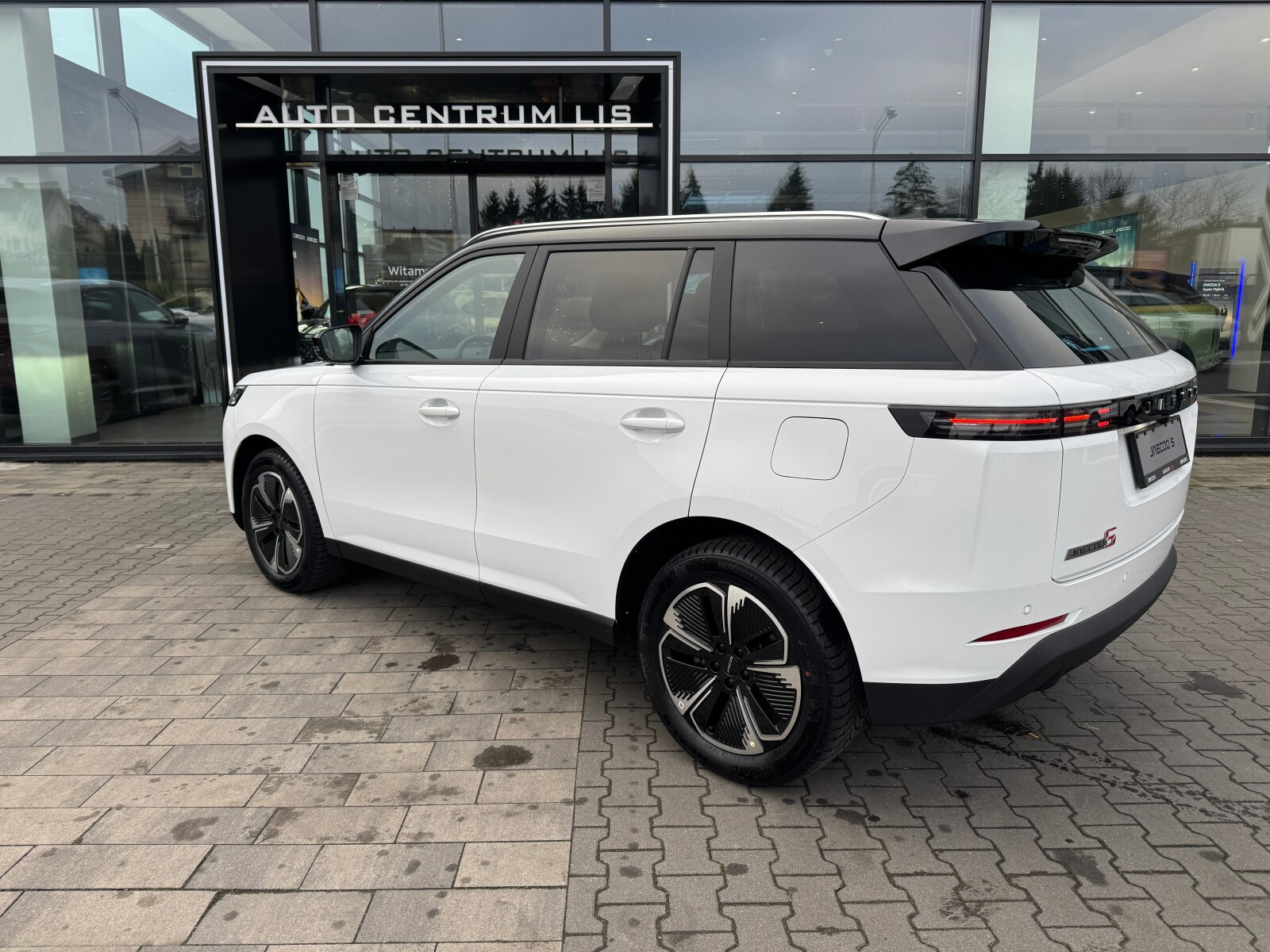Jaecoo 5 Premium Snow White z jasnym wnętrzem