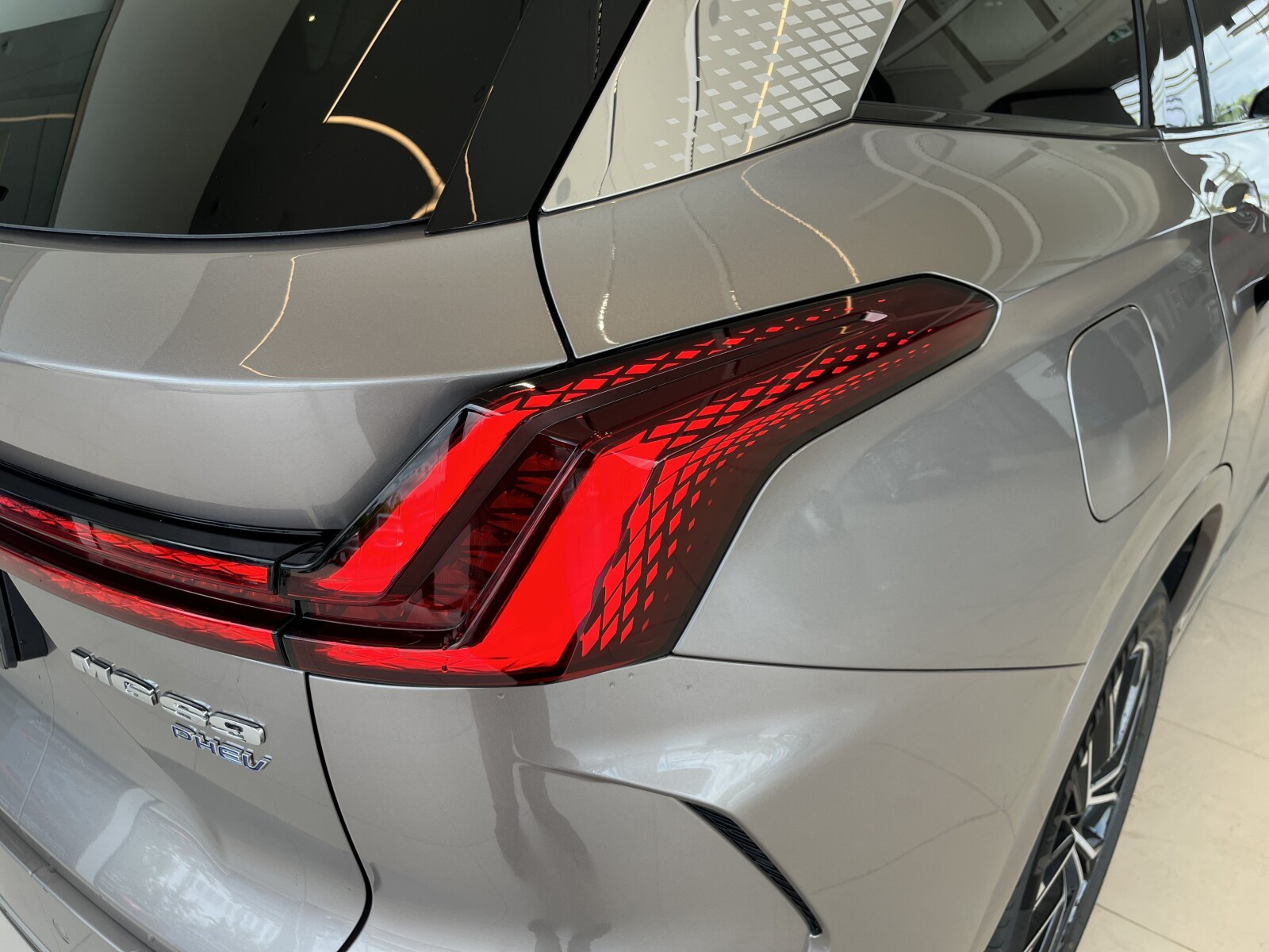 PHEV AT&nbsp;Exclusive 299&nbsp;KM