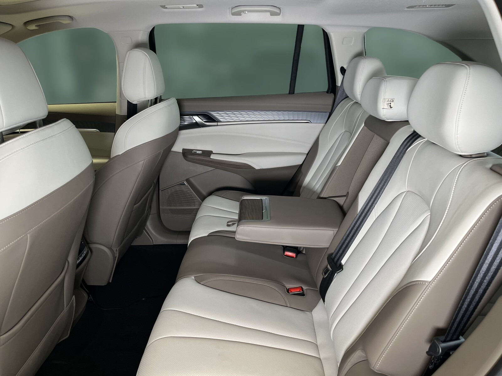 PHEV AT&nbsp;Exclusive 299&nbsp;KM