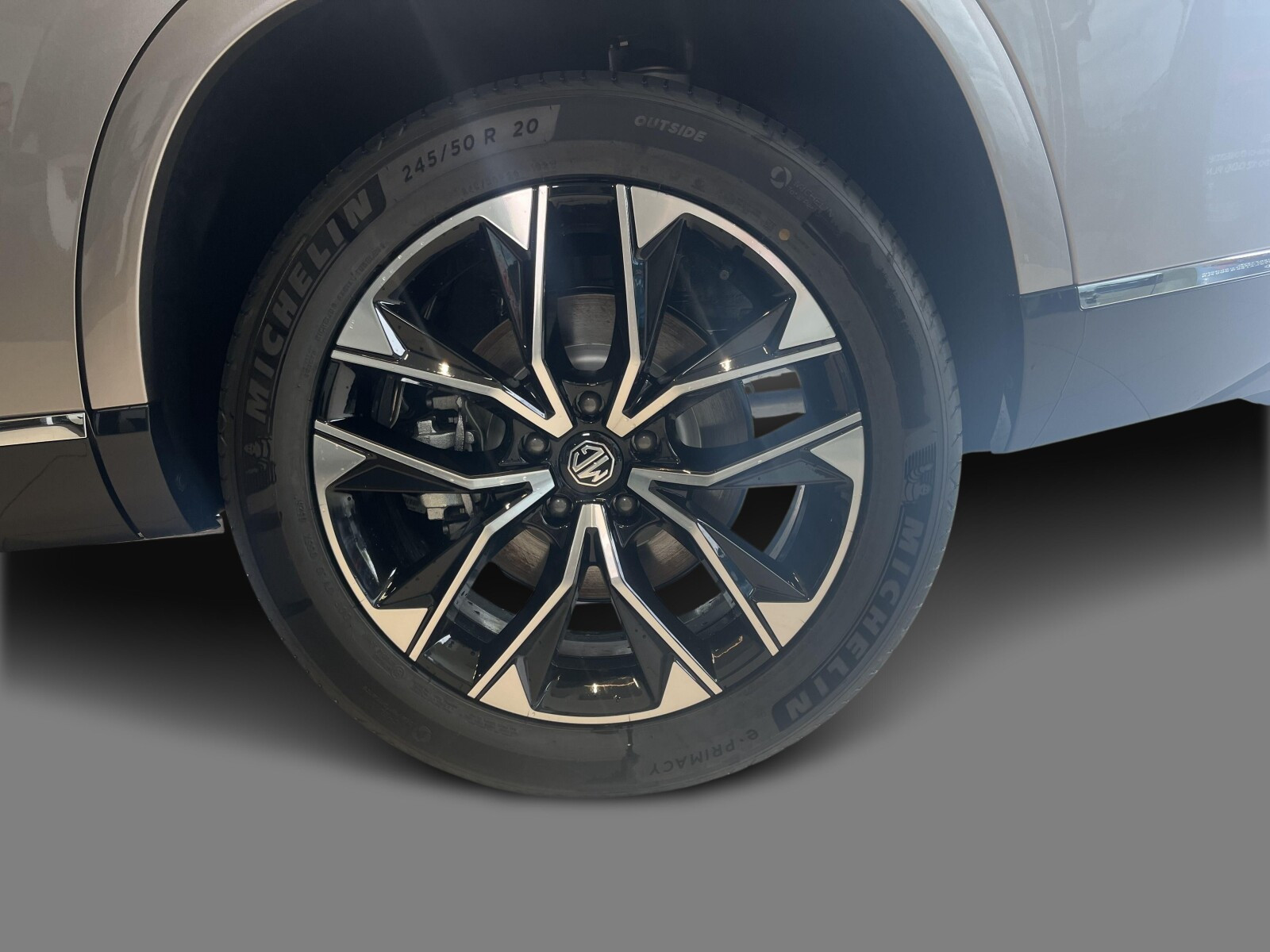 PHEV AT&nbsp;Exclusive 299&nbsp;KM
