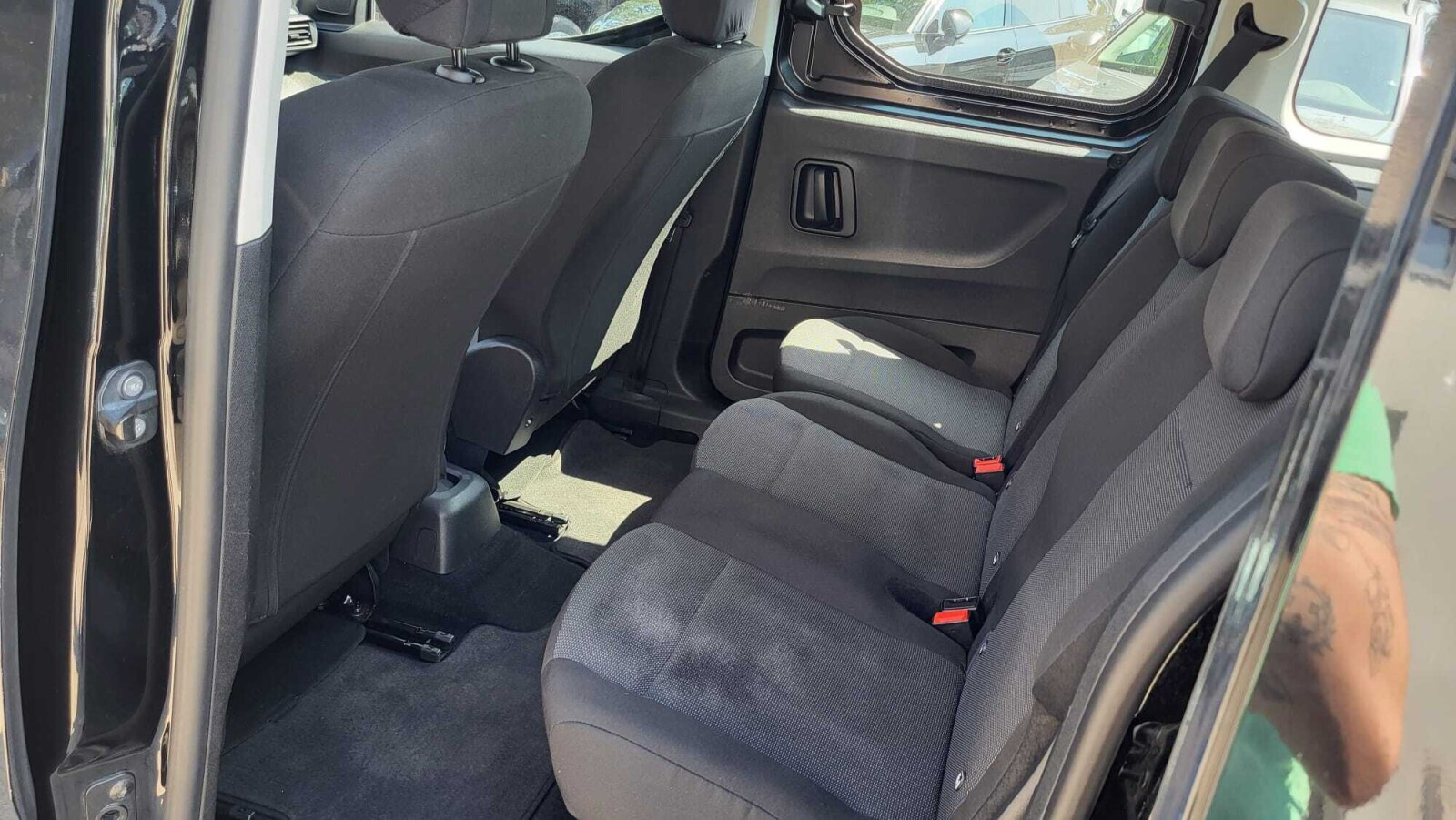 1.5 D4-D 102KM 5MT; Bluetooth; Tempomat; ISOFIX; Czujniki; HAK; FV23%