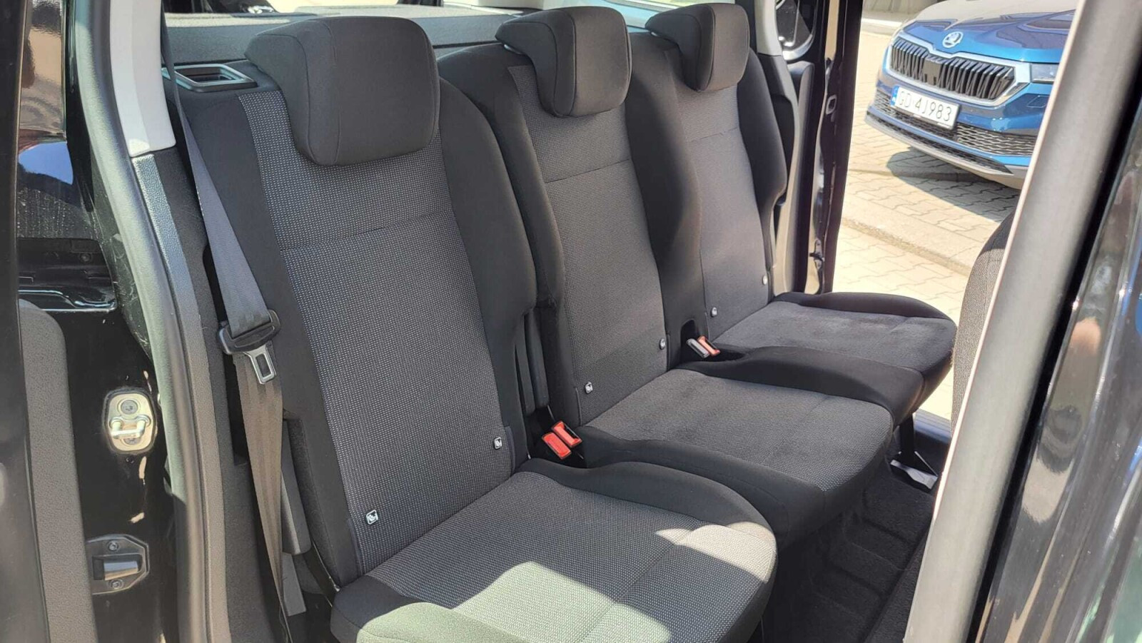 1.5 D4-D 102KM 5MT; Bluetooth; Tempomat; ISOFIX; Czujniki; HAK; FV23%