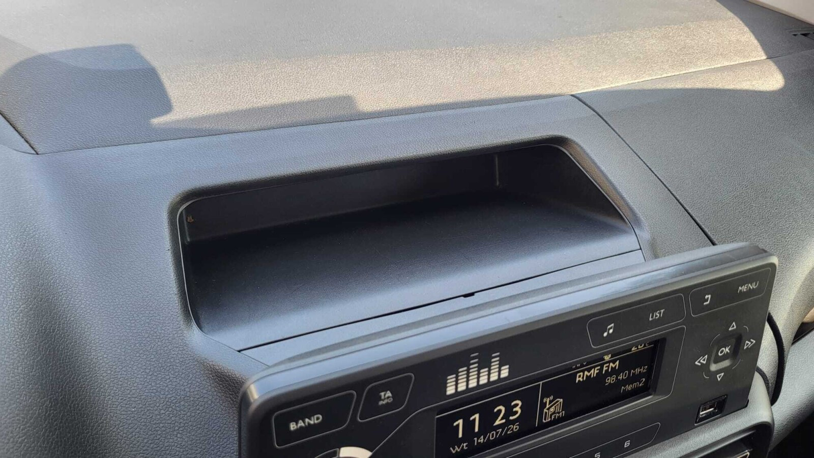 1.5 D4-D 102KM 5MT; Bluetooth; Tempomat; ISOFIX; Czujniki; HAK; FV23%