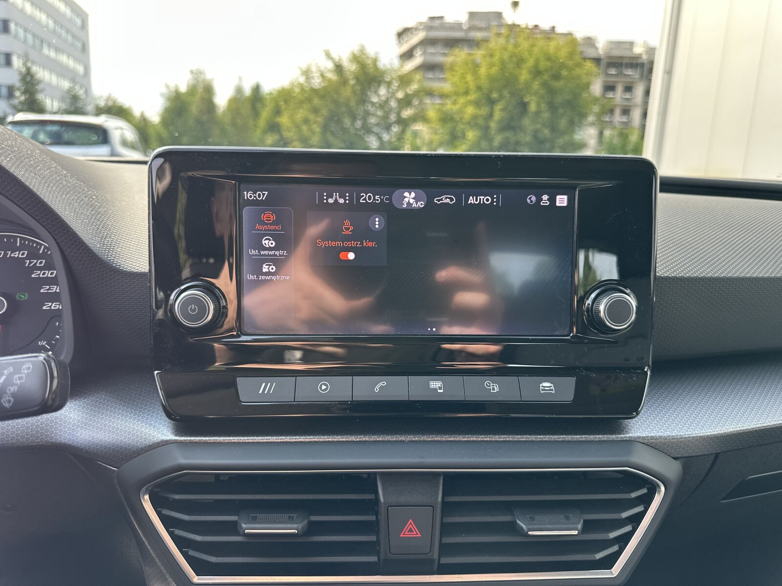 1.0 TSI 110KM Pakiet Vision Pakiet Zimowy Kamera cofania FV23%