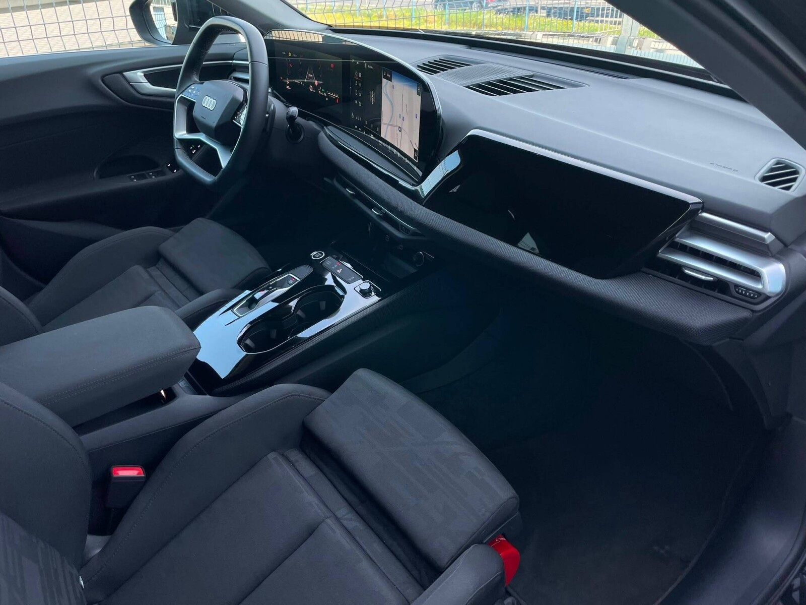 Światła LED || Virtual Cockpit Plus || El. klapa bagażnika || S-LINE