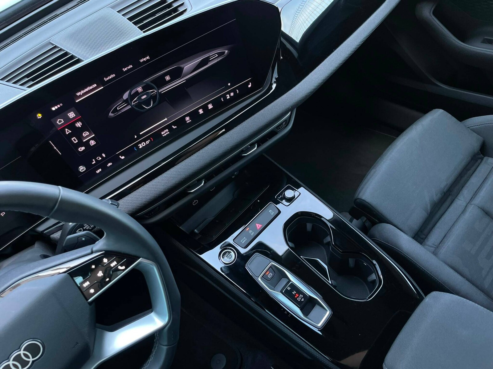 Światła LED || Virtual Cockpit Plus || El. klapa bagażnika || S-LINE