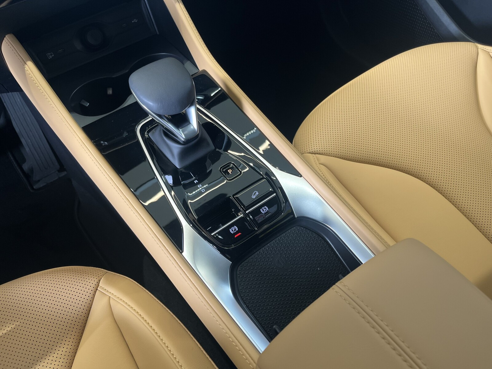 HEV+ Exclusive AT 224 KM Heat Pack