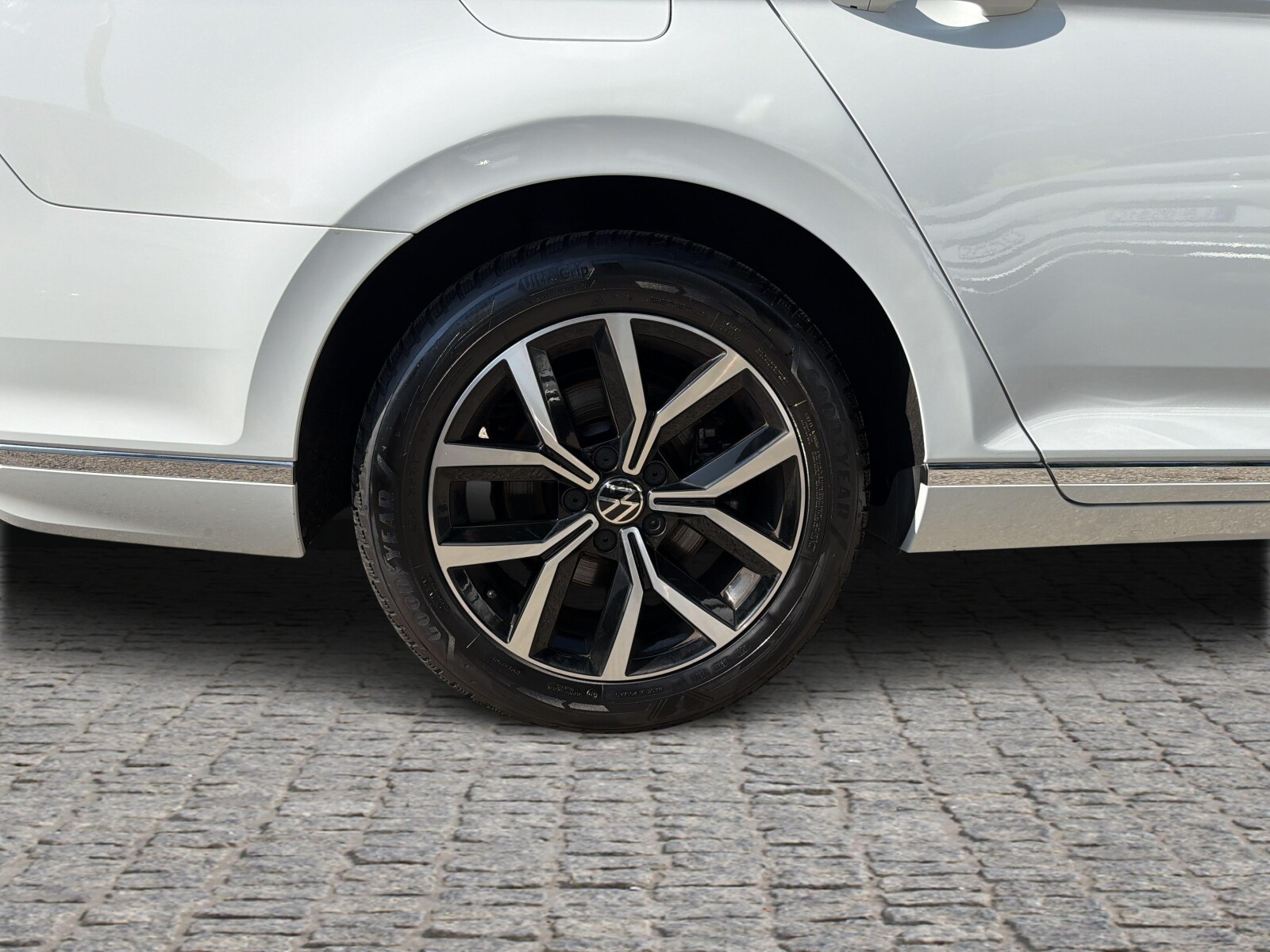 B8 Elegance 2.0 TDI 150 KM DSG / 1 właściciel / bezwypadkowy /
