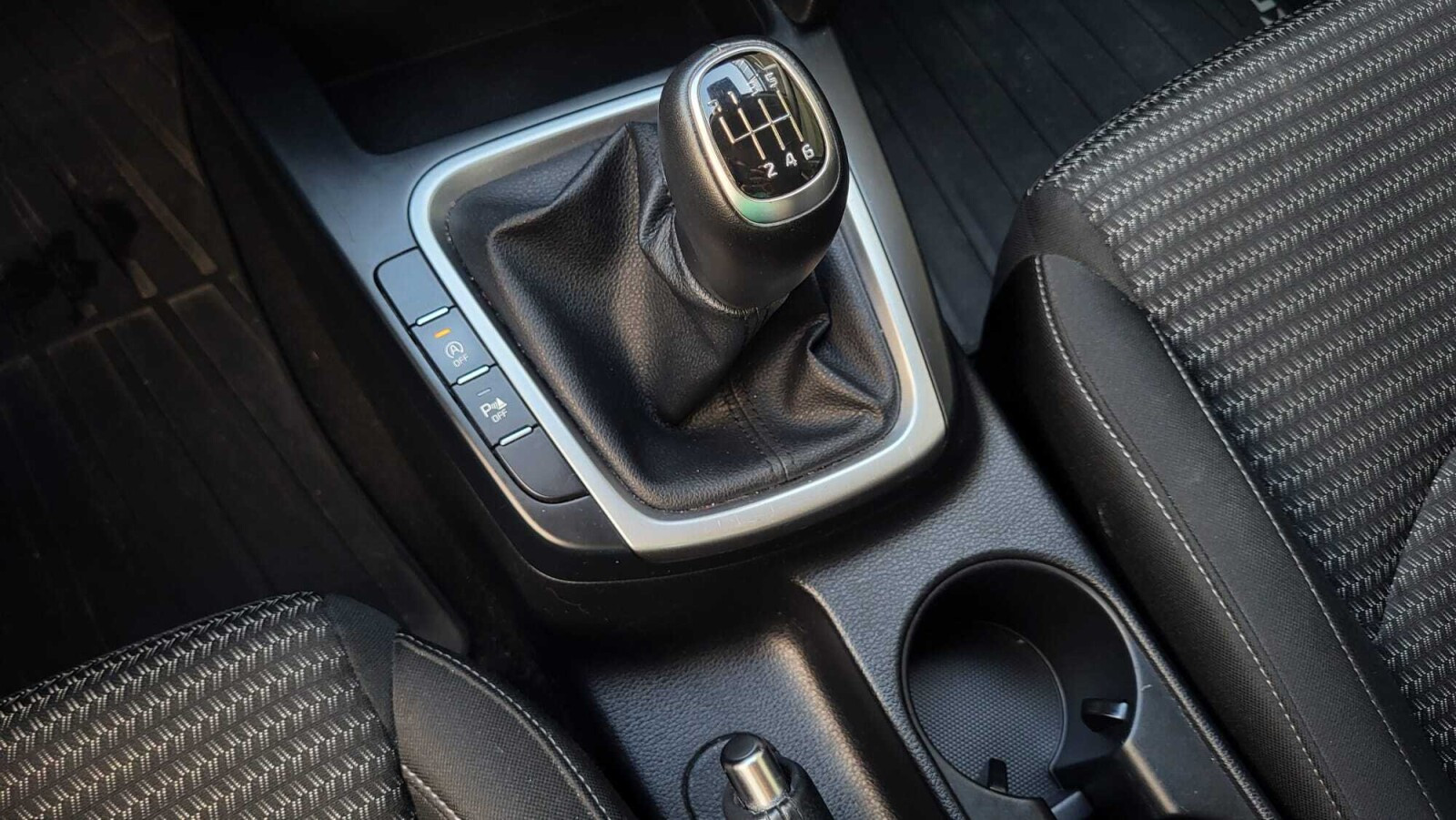 1.5 T-GDI 160KM 6MT; Bluetooth; Lampy LED; Czujniki; Kamera; Tempomat
