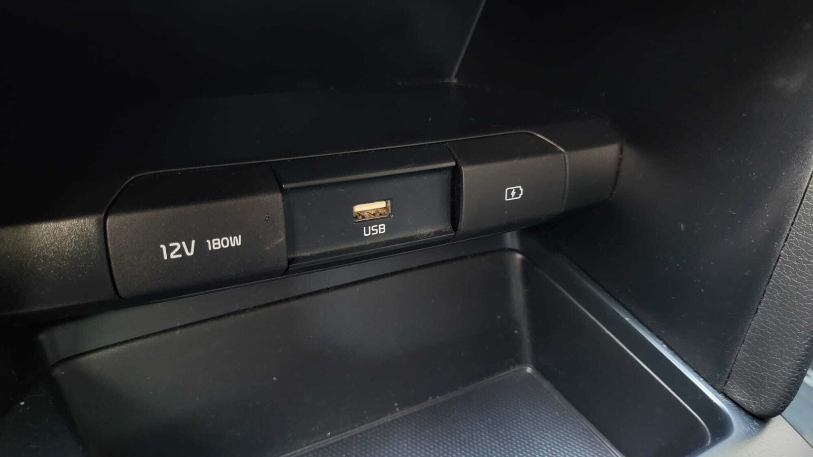 1.5 T-GDI 160KM 6MT; Bluetooth; Lampy LED; Czujniki; Kamera; Tempomat