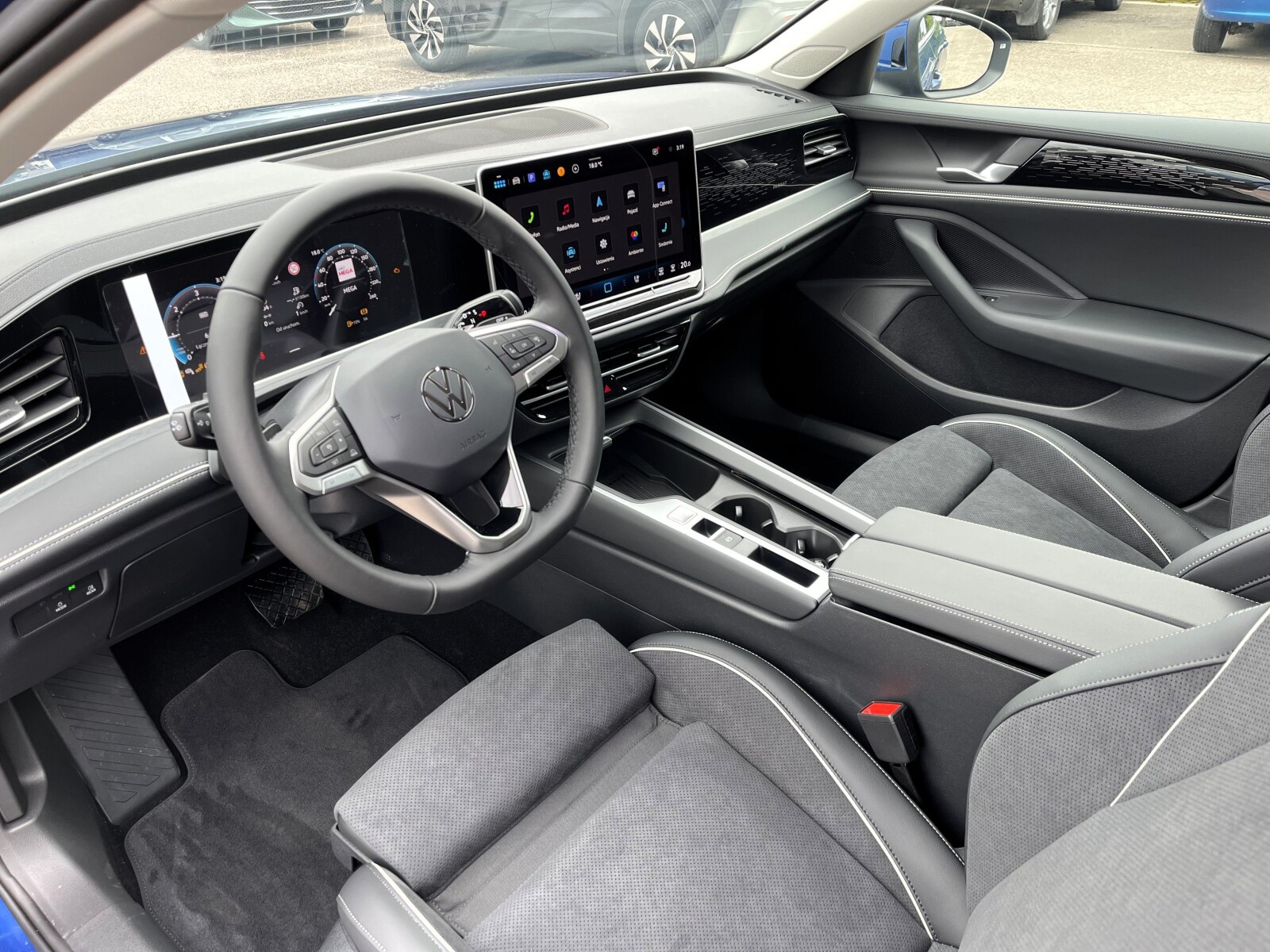 Business Plus 2.0 TDI 193KM DSG 4X4 HAK, Navi, Masaż 2026
