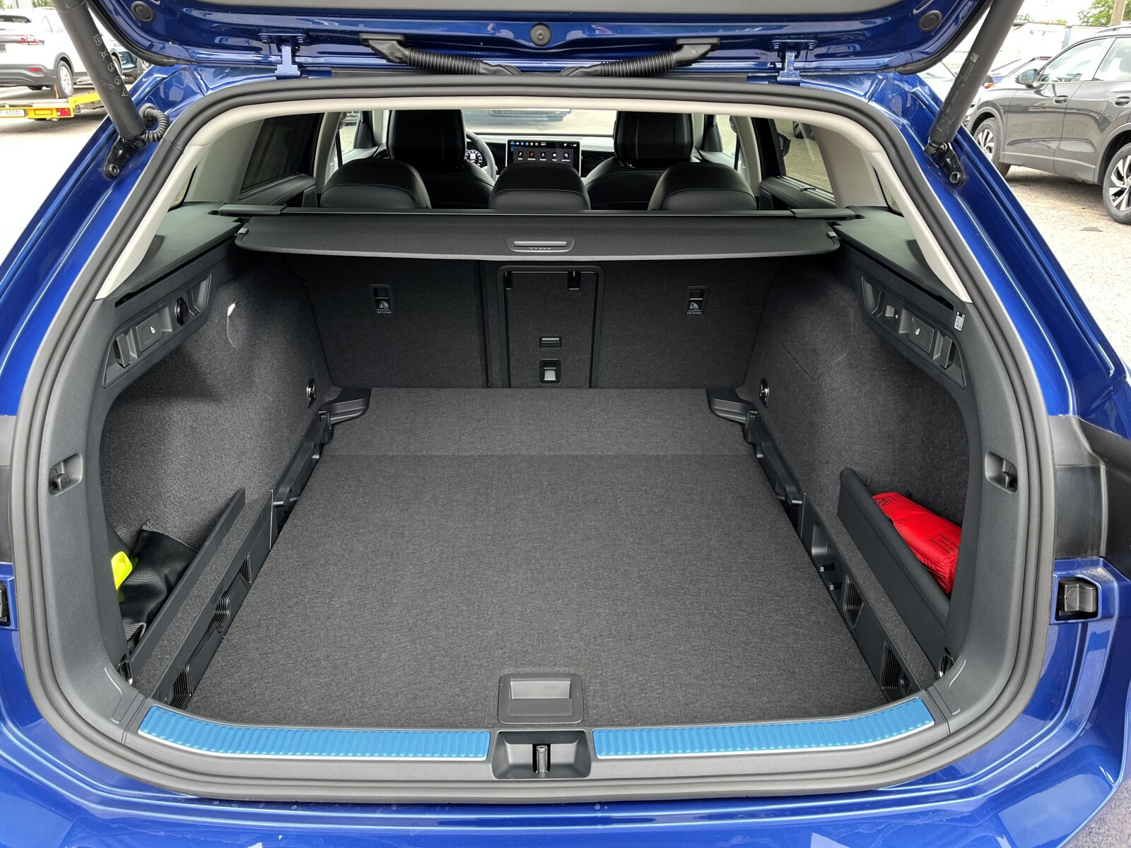 Business Plus 2.0 TDI 193KM DSG 4X4 HAK, Navi, Masaż 2026