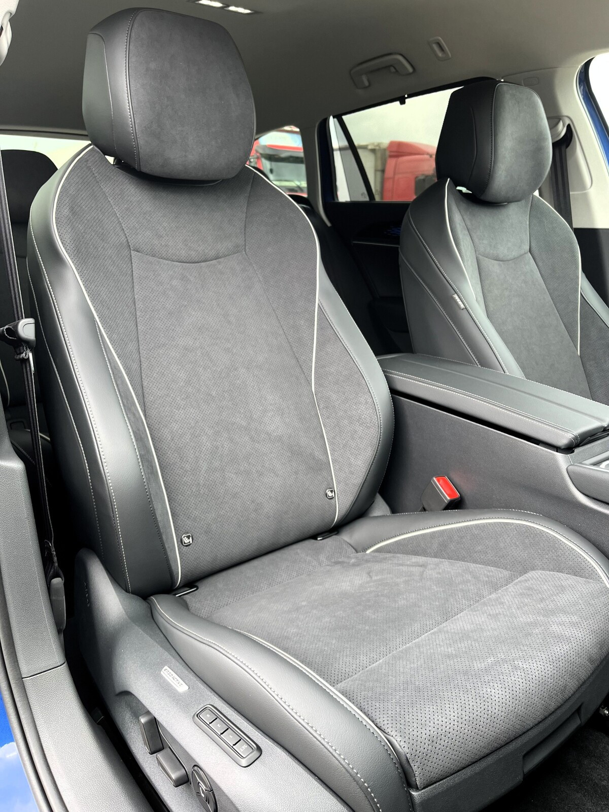 Business Plus 2.0 TDI 193KM DSG 4X4 HAK, Navi, Masaż 2026